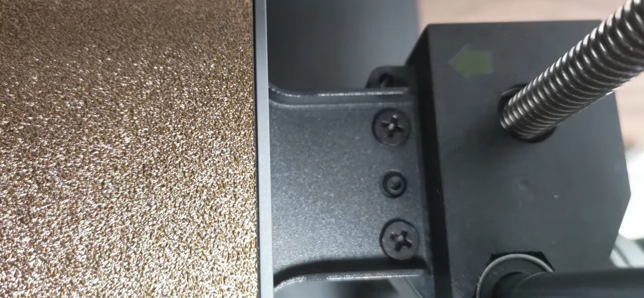 ビルドプレート固定ネジ