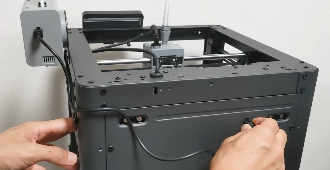 背面ケーブル接続