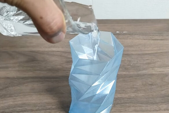 造形物PETGに水を灌ぐ、漏れる