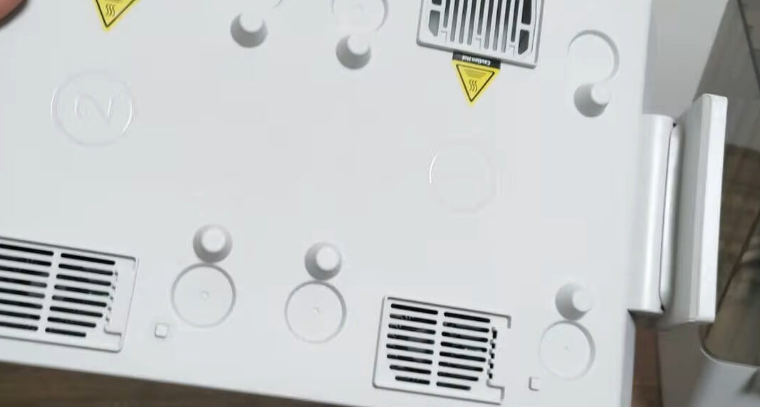 フィラメントドライヤーE1　ファン、吸気口